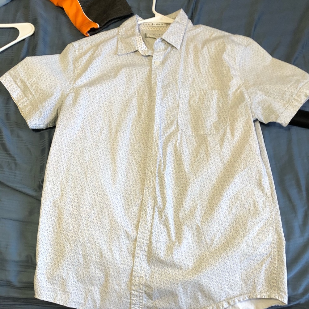 PD&C button down
